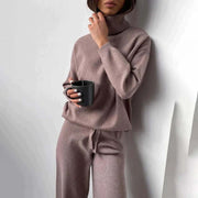 Seta – Women's Cashmere Sweater and Pants Set