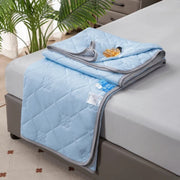 Cooling Blanket - Breathable Moisture-Wicking Summer Bedding