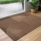 Water absorbent non-slip geometric door mat for indoor and outdoor entryways