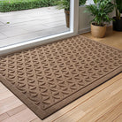 Water absorbent non-slip geometric door mat for indoor and outdoor entryways