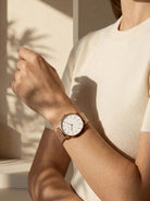 Elara minimalist analog wristwatch with textured mesh band