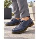 Leather lace-up shoes with round toe and cushioned sole